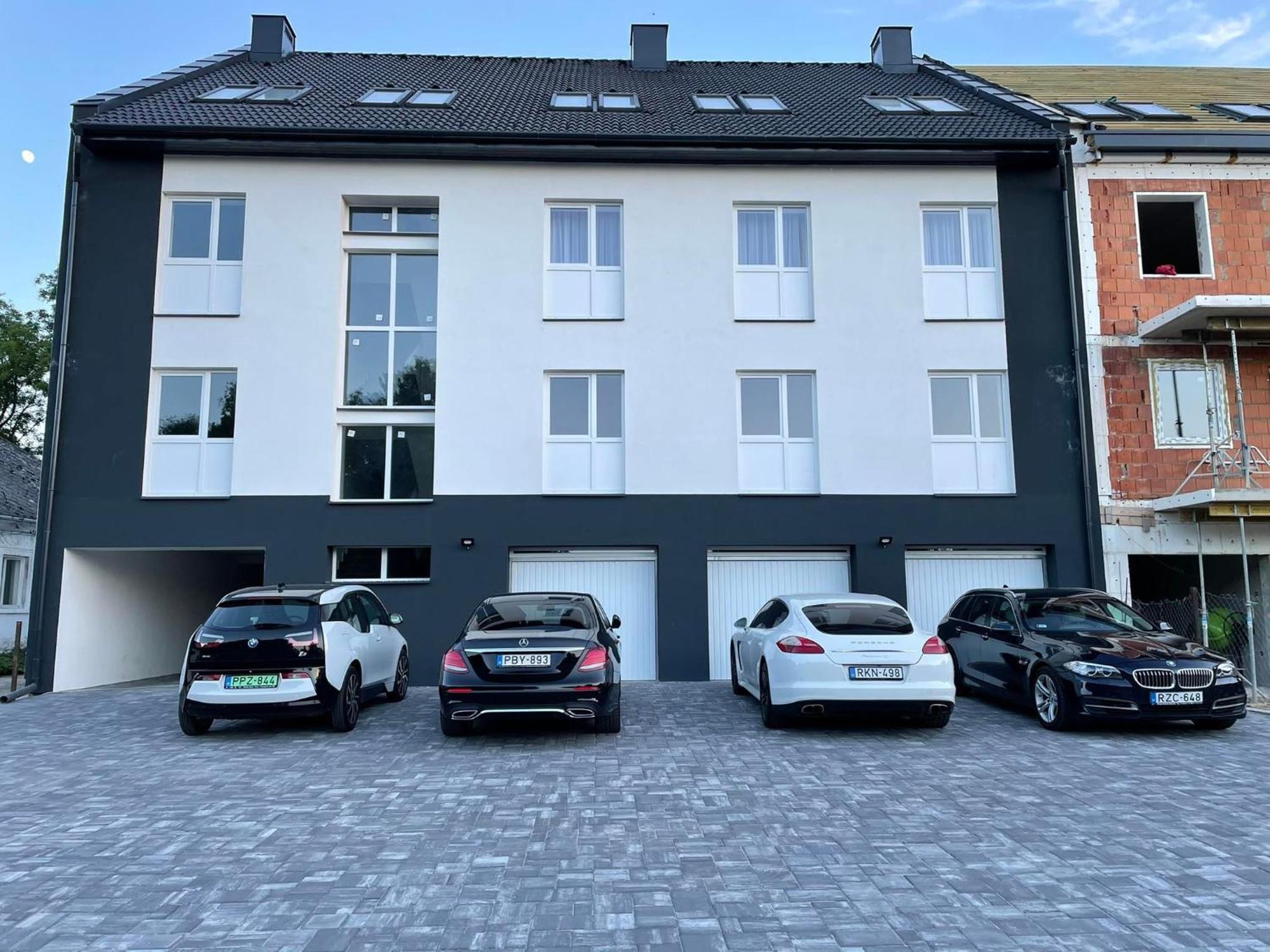 Titan Centrum Apartman Nyíregyháza Buitenkant foto