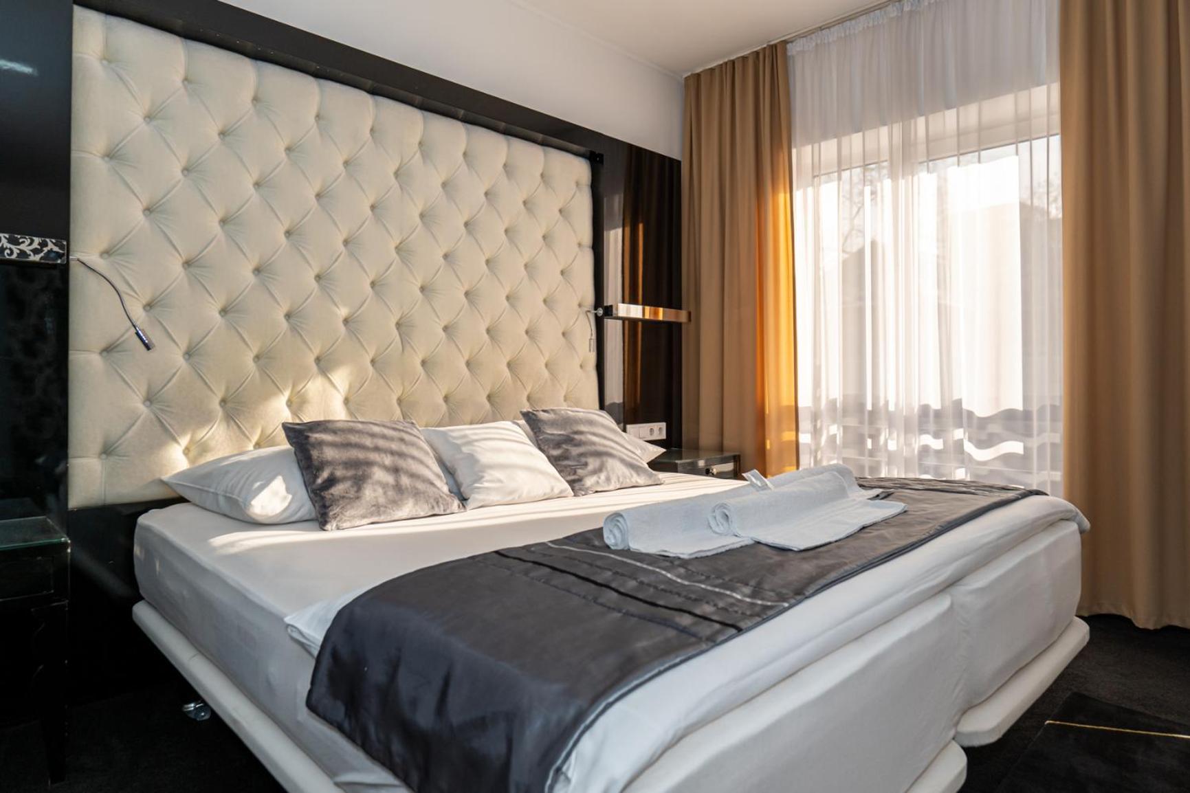 Titan Centrum Apartman Nyíregyháza Buitenkant foto